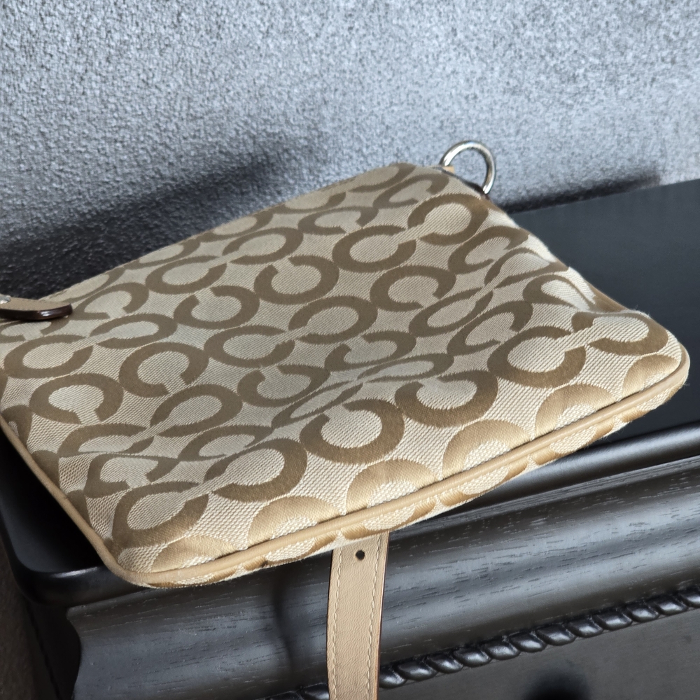 Coach Beige Crossbody Bag - Picture 7 of 11